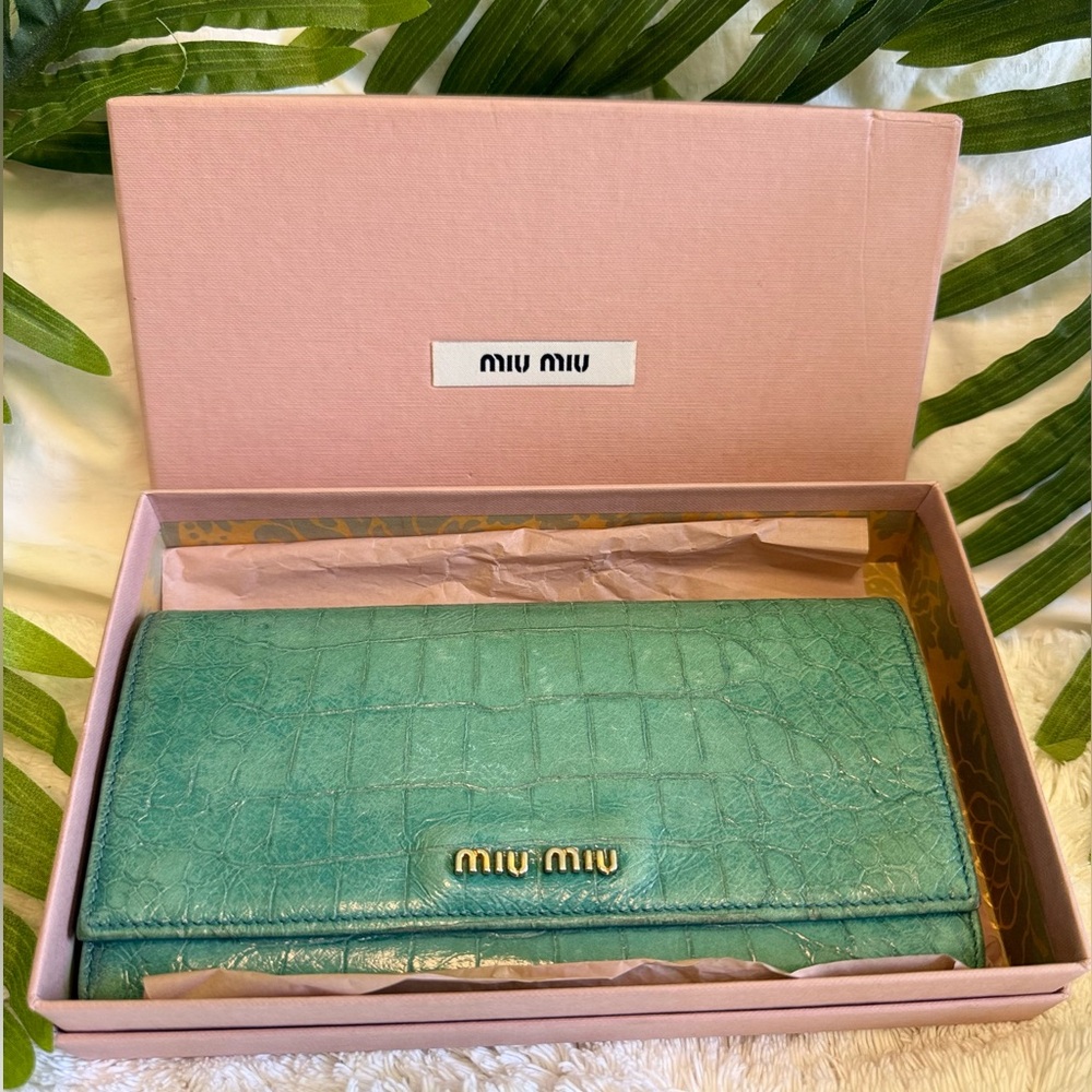 IN BOX! MIU MIU Blue Lagoon Continental Italian Croc Leather Long Snap Wallet